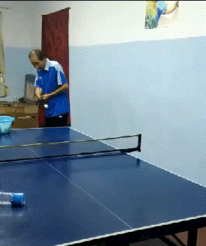 高手打乒乓球的GIF搞笑动态图体育gif搞笑图片