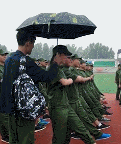 你这秀恩爱的场合也太秀了吧体育gif搞笑图片