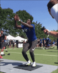 原地能跳怎么高，也只能是外国人会了体育gif搞笑图片