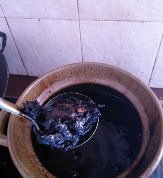 媳妇熬的鸡汤，说必须要喝完综合gif搞笑图片