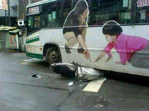 孩子，看，不好好骑车就会变成这样综合gif搞笑图片