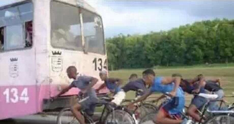 搭顺风车的最高境界综合gif搞笑图片