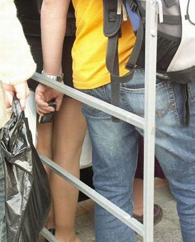 手机的用途真广泛~综合gif搞笑图片