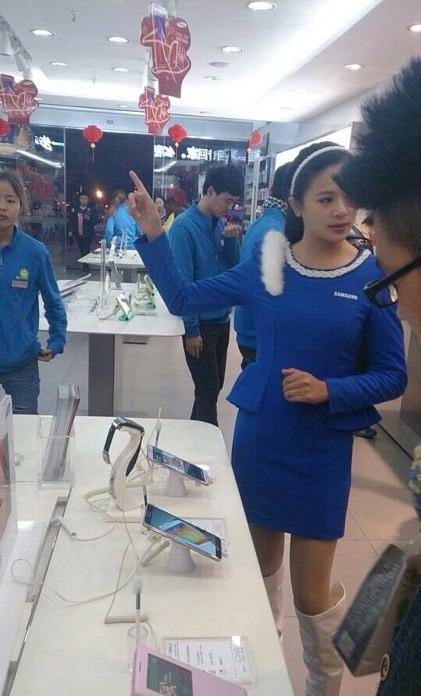 这手机好看，哥几个一周去看好几次综合gif搞笑图片