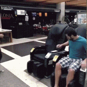 按摩椅有电综合gif搞笑图片