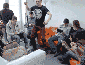 现实中的哈林摇是这样的综合gif搞笑图片