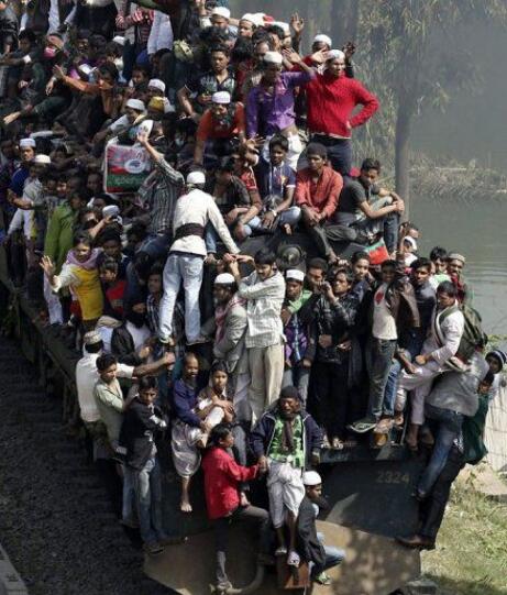 阿三哥们表示，买不到票根本不算事综合gif搞笑图片