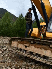 我家的跑步机好几十万买的呢综合gif搞笑图片