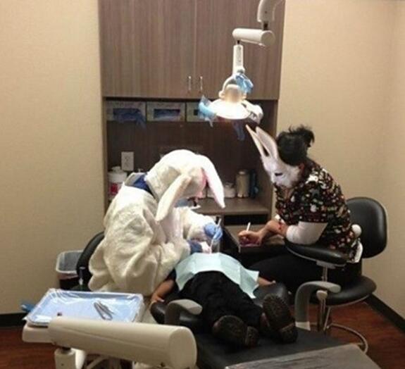 再也不想去这家牙科了！好可怕！综合gif搞笑图片