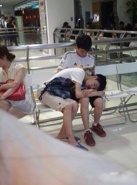 商场里看到很温馨的一幕综合gif搞笑图片