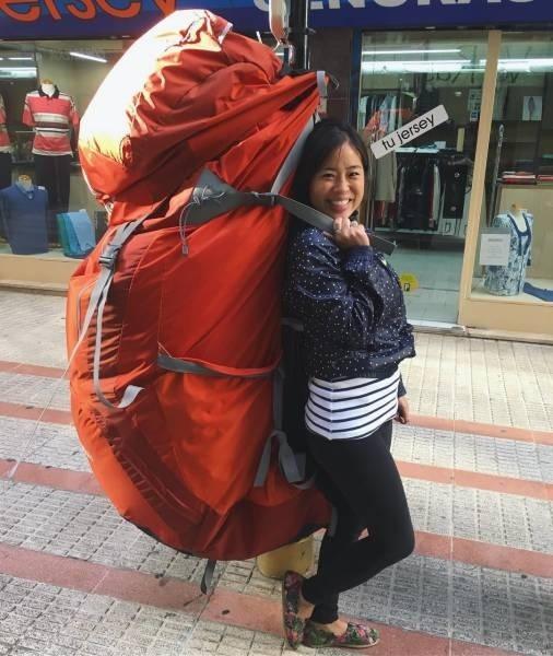 背包客，背的下世界就是你的综合gif搞笑图片