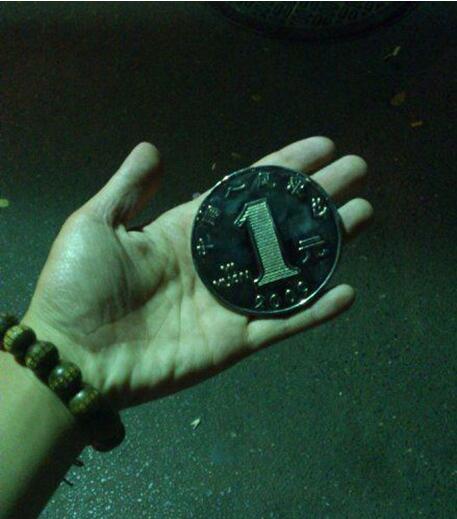 捡到一块钱综合gif搞笑图片