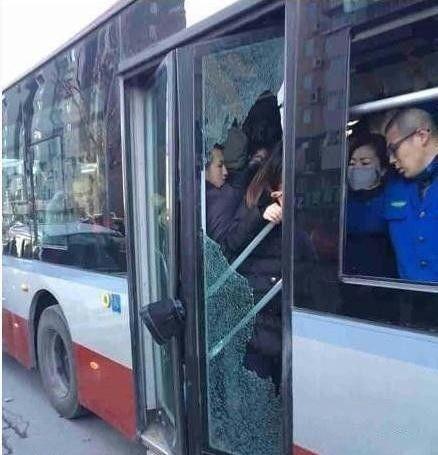 这是用生命在上班综合gif搞笑图片