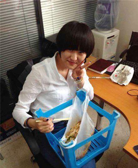 只有在吃的时候，才能体现我惊人的智商综合gif搞笑图片