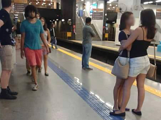 一张在巴西facebook上疯传的照片。。。绝对打脸大技能…综合gif搞笑图片