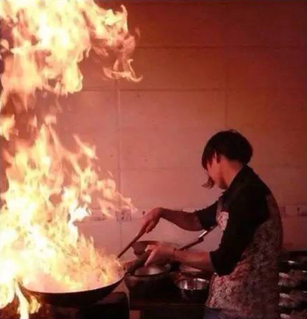 媳妇做饭就是有气势综合gif搞笑图片