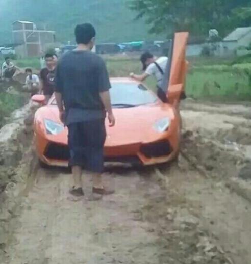 你说你好好的为什么要去农村装逼？综合gif搞笑图片