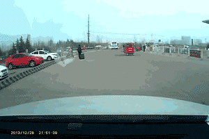 你这样碰瓷的情何以堪综合gif搞笑图片