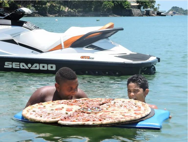 外卖，风雨无阻综合gif搞笑图片