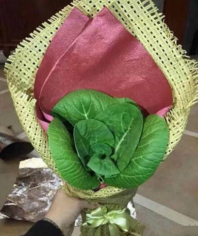 老公送我的七夕礼物，你们说我要怎么治他综合gif搞笑图片