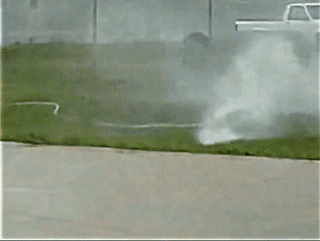 大战三百回合后，终于降服了这根成精的水管综合gif搞笑图片