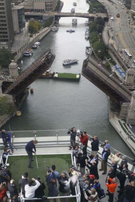 有钱人是这样打高尔夫的综合gif搞笑图片