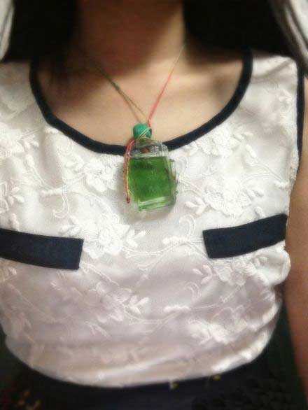 祖传超大祖母绿宝石项链炫富综合gif搞笑图片