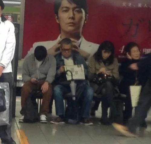 帮我马杀鸡一下，谢谢咯综合gif搞笑图片