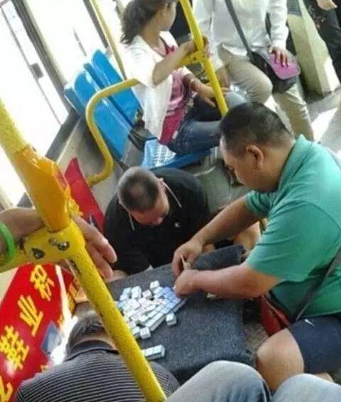 这是要逆天啊！而且还三缺一综合gif搞笑图片