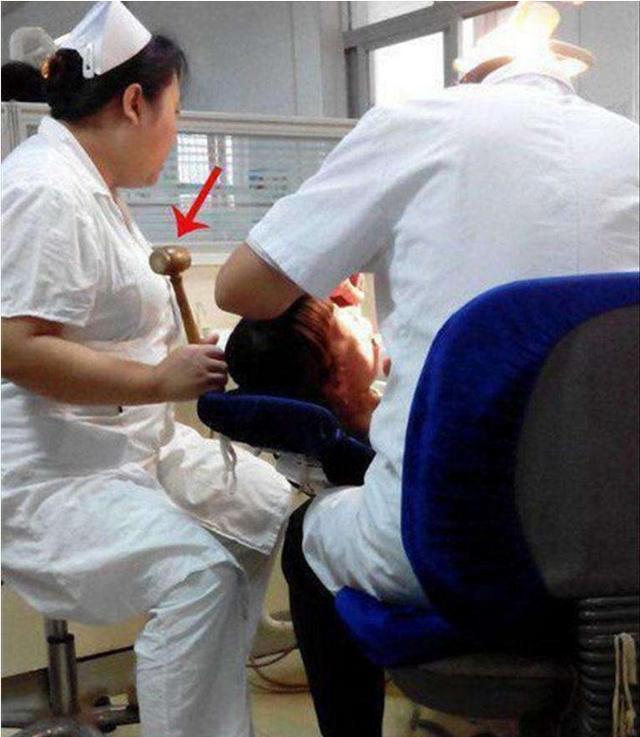 拔牙的时候，选了最便宜的麻醉药……综合gif搞笑图片