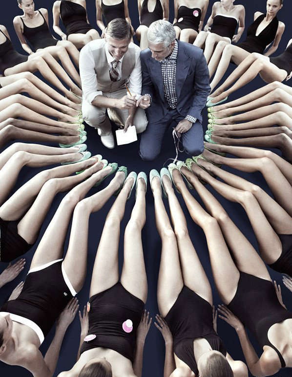 我推理臭味来自于这双脚综合gif搞笑图片