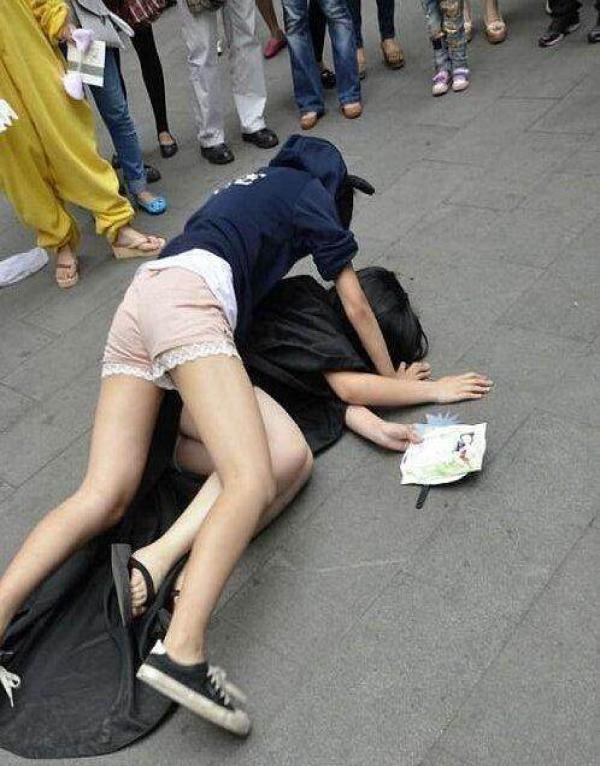 别鄙视我啊，老感觉看这俩妹子打架是一种享受呢综合gif搞笑图片