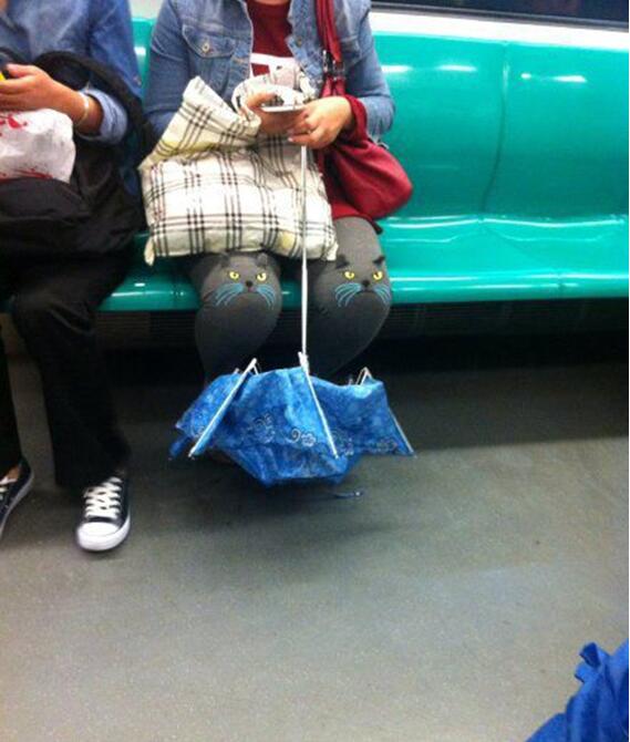 好像被什么盯上了综合gif搞笑图片