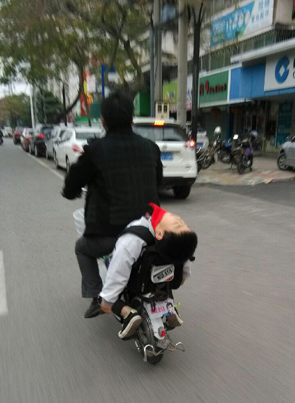 今天是开学第一天，路上看到的综合gif搞笑图片