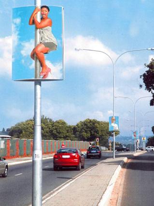 大街上的钢管舞综合gif搞笑图片