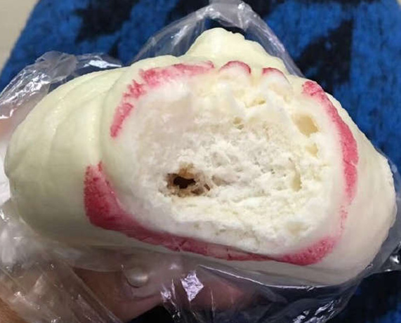 涂口红就不要大口吃包子了综合gif搞笑图片