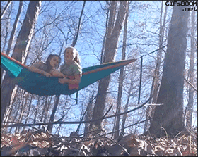 户外玩荡秋千需要谨慎综合gif搞笑图片