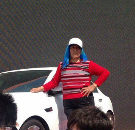 朋友说车展现场的车模很棒综合gif搞笑图片