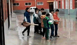 这老师太凶了综合gif搞笑图片