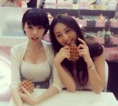 白色衣服真的显得胖乎乎的，肉多综合gif搞笑图片