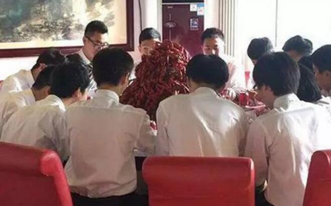 就点了一个菜综合gif搞笑图片