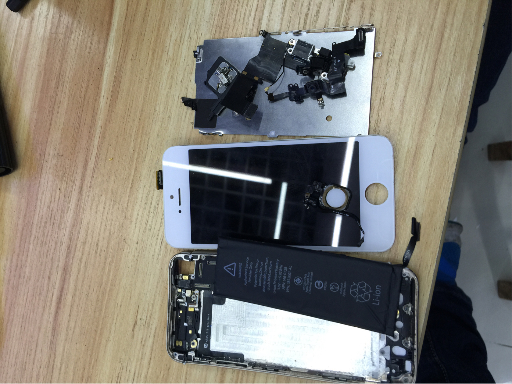 没事手贱把手机拆了，结果坑爹了装不回去了综合gif搞笑图片