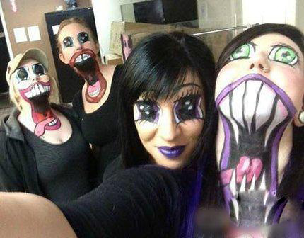 脸部彩绘吓死爹，二次元到三次元太恐怖了~综合gif搞笑图片