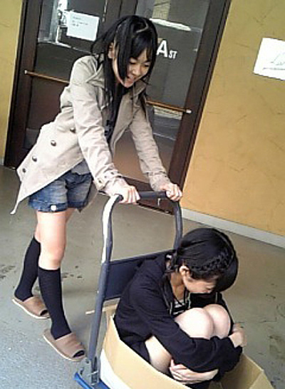 逗比姐姐！这货怎么卖的？给我整一打综合gif搞笑图片