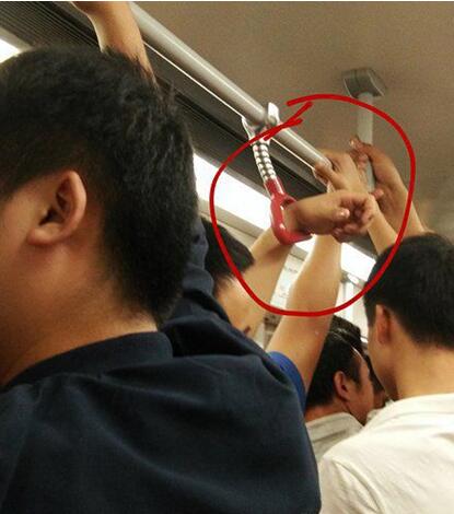 已经坐过三站了，怎么破综合gif搞笑图片