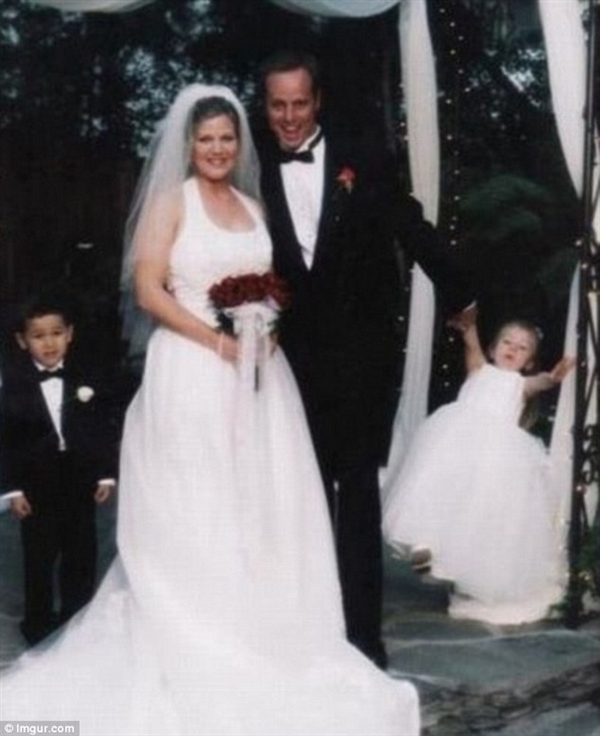 想删又舍不得删的婚礼照片综合gif搞笑图片