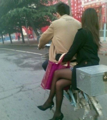 这就是格调，哪怕是在自行车上综合gif搞笑图片