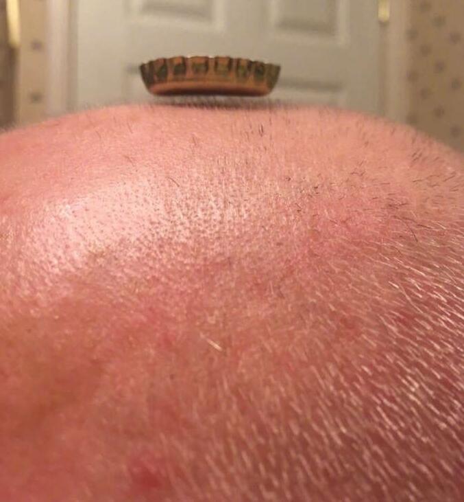 一网友为了证明自己真的不是光头综合gif搞笑图片