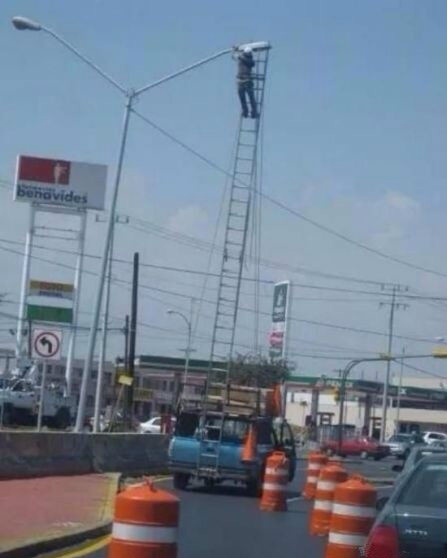 这梯子逆天了综合gif搞笑图片