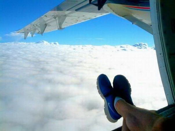 沙滩晒腿照，弱爆了综合gif搞笑图片